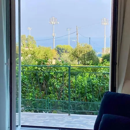 Apartmán Victoria's House In A With A Sea View, 200 M From A Bike Path