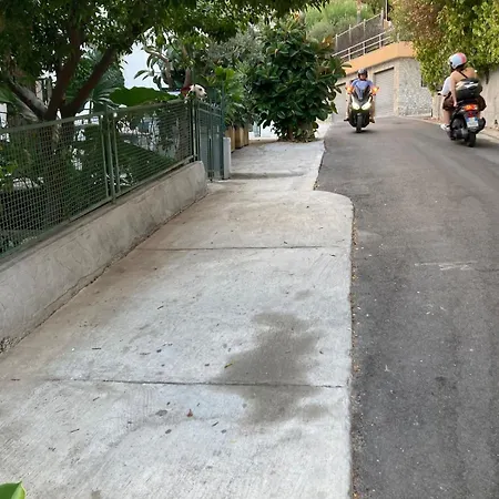 Victoria's House In A With A Sea View, 200 M From A Bike Path Sanremo