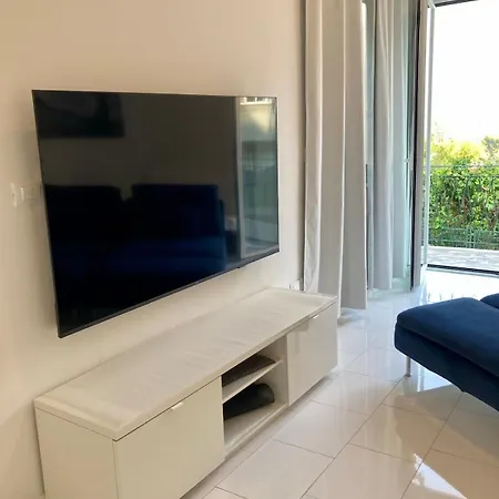 Victoria's House In A With A Sea View, 200 M From A Bike Path Apartmán
